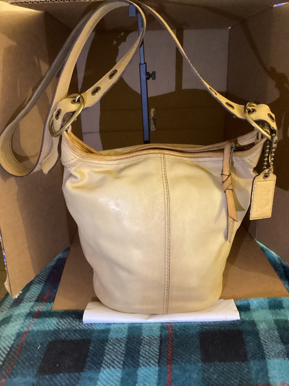 Coach Bleeker Leather Duffle Bucket Bag. A0869-11422 - Picture 4 of 10